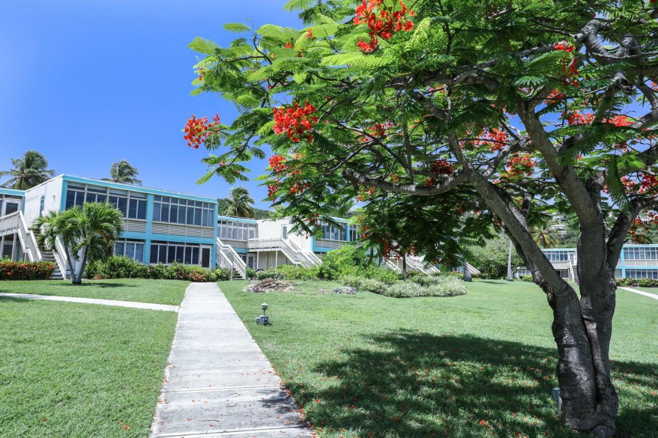 Beachfront At Crystal Cove East End  Exterior foto